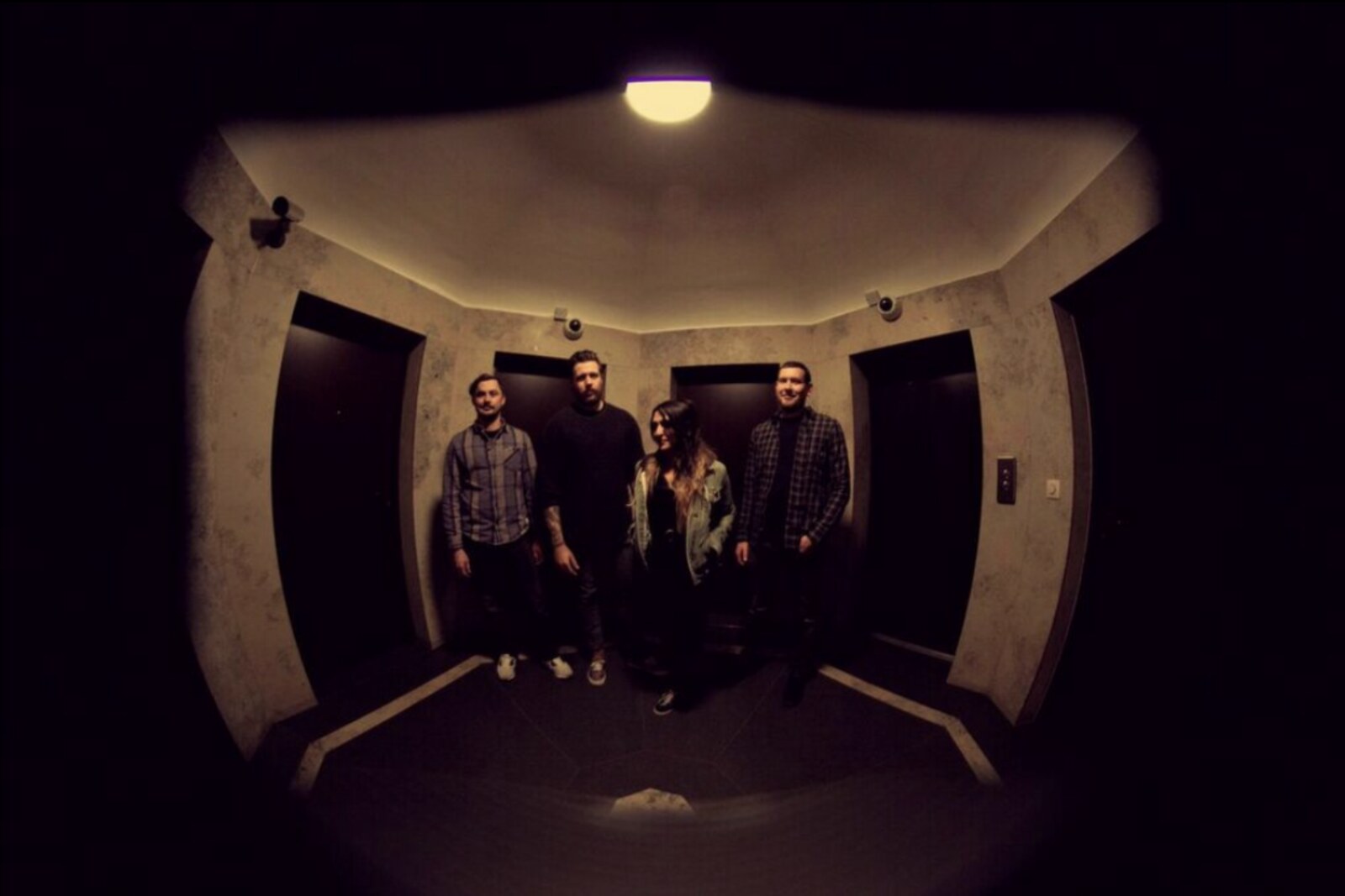 Slow Crush debuts new single 'Tremble' through BBC Radio 1 / Kerrang!