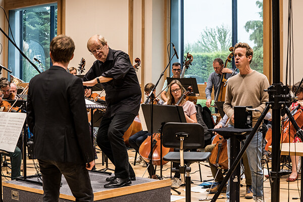 Muziek 40-45 ingespeeld door 60-koppig Symfonieorkest