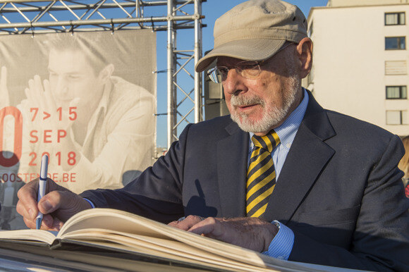 Harry Kümel krijgt Lifetime Achievement Award en ster op de zeedijk.