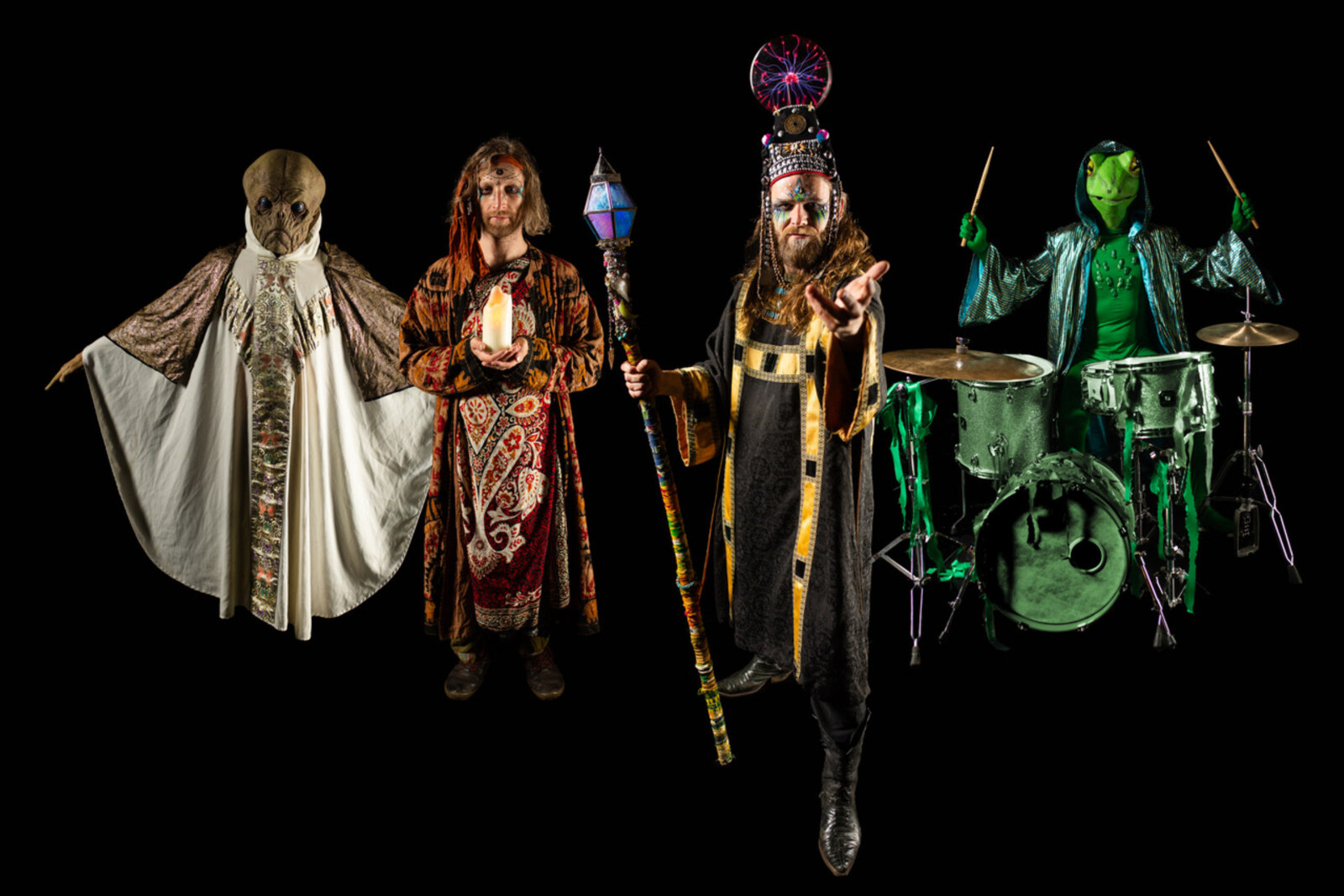 Henge new single " Indigo Dust"