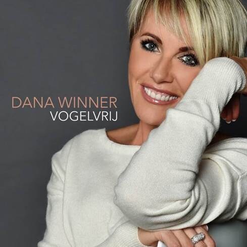 Dana Winner is 'Vogelvrij' in nieuwe videoclip