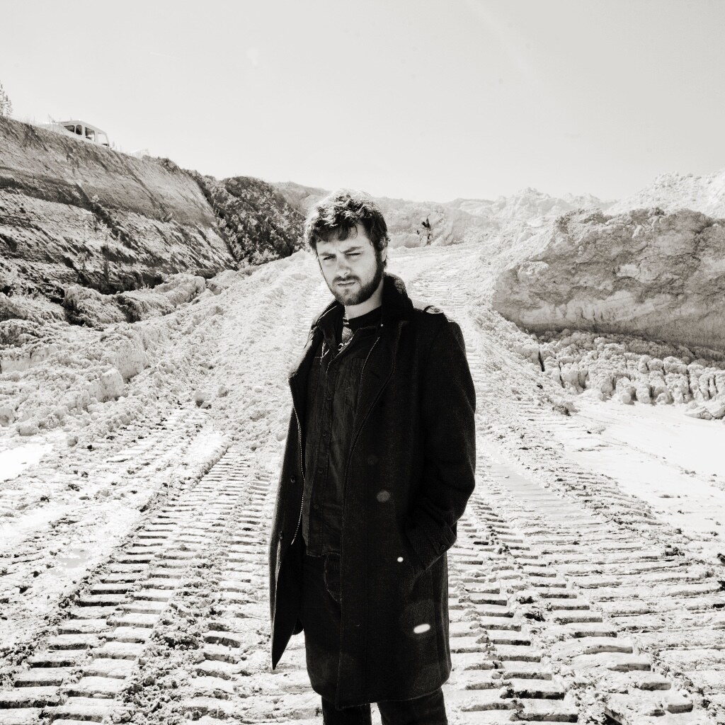 Ian Clement kondigt nieuw album aan met single 'Hardly'