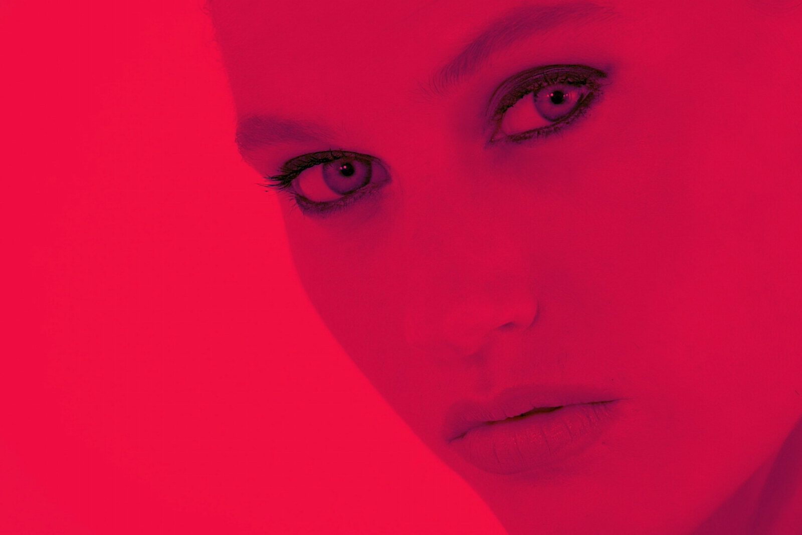 SX lost sensuele videoclip voor 'Designed/Desire'