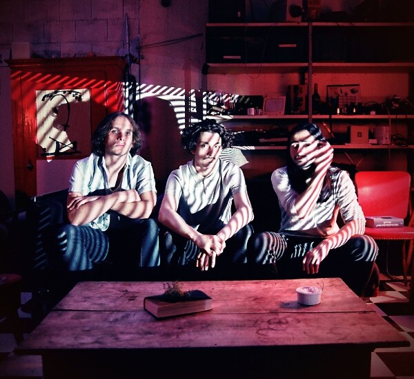 Dirty Sound Magnet's nieuwe single is even verslavend als social media