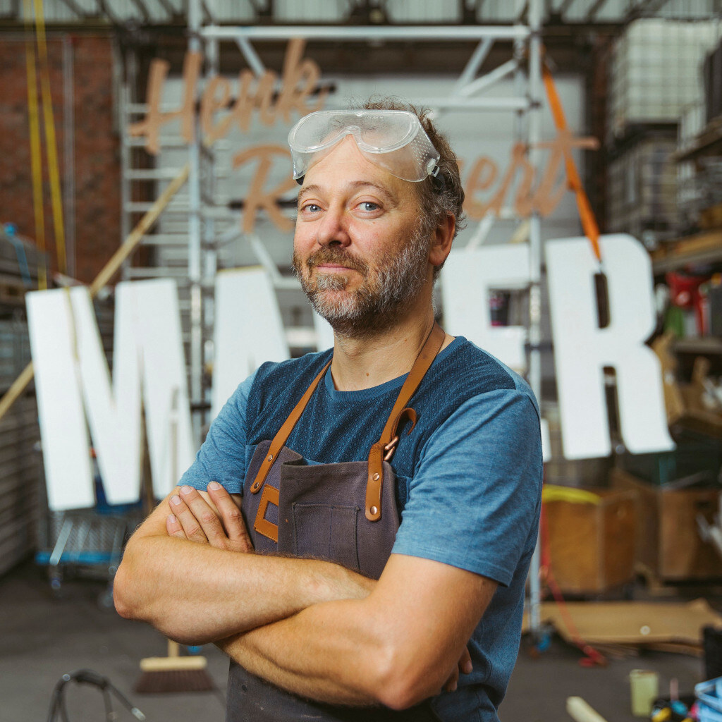 Henk Rijckaert viert make-it-yourself passie in nieuwe comedyshow MAKER én organiseert eerste Maker Faire Gent