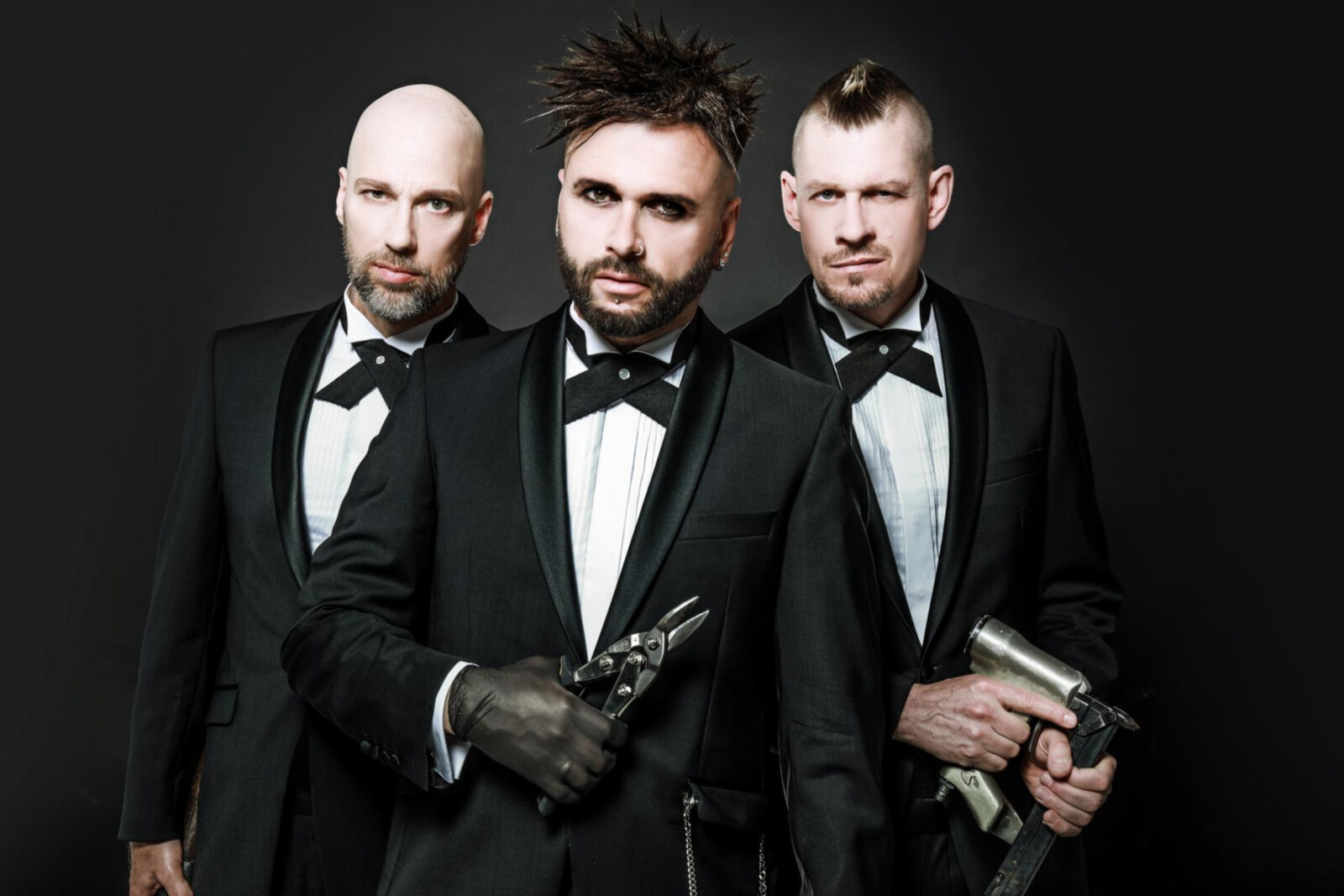 Oomph Music Video Premiere For Second Single "Tausend Mann und ein Befehl"!