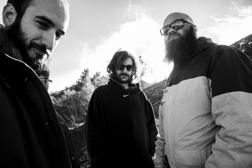  Instrumental stoner trio 600000 Mountains streams its debut EP "Mister Sartorius" 
