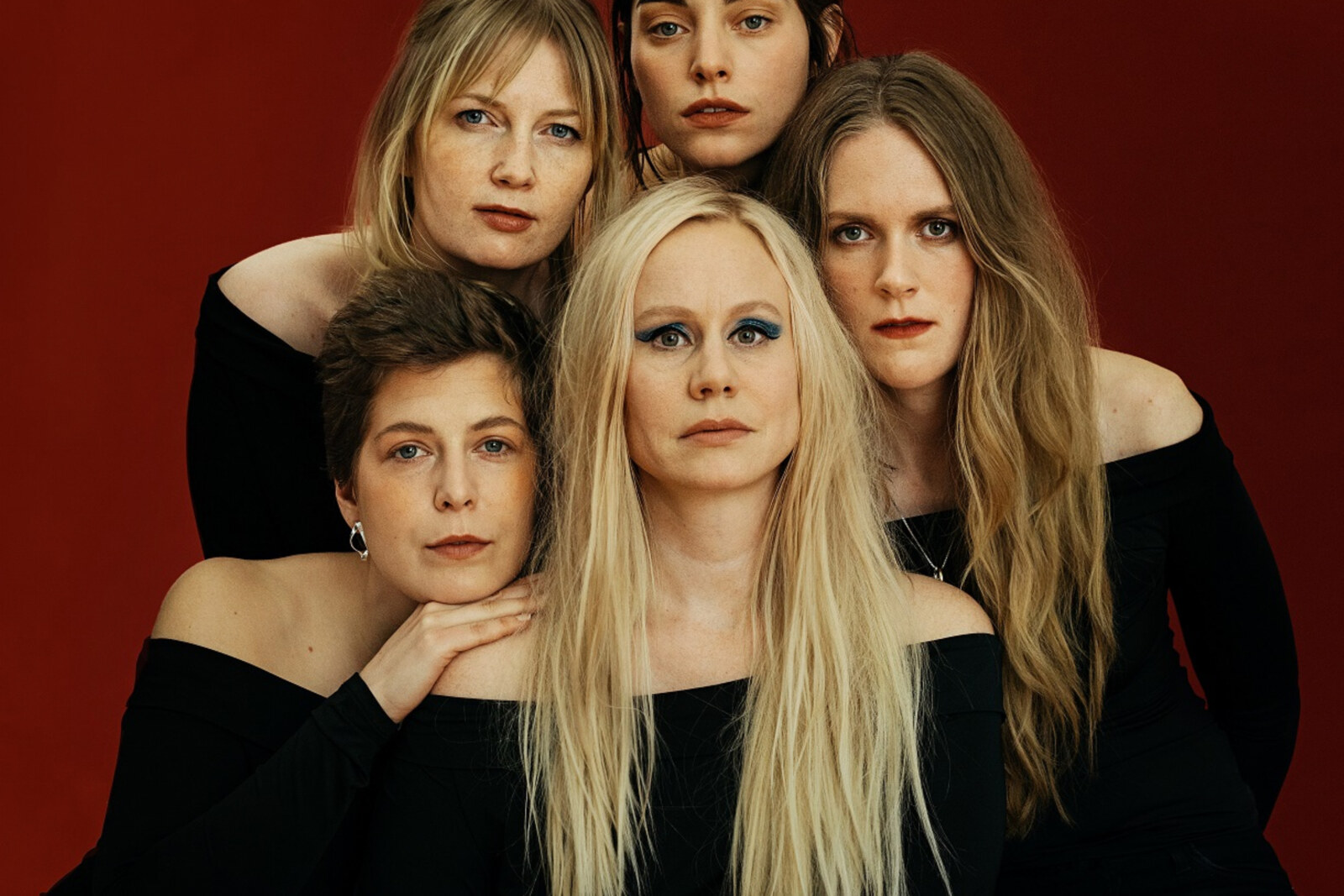Mysterieuze single Susanna & the Brotherhood of Our Lady betovert de luisteraar