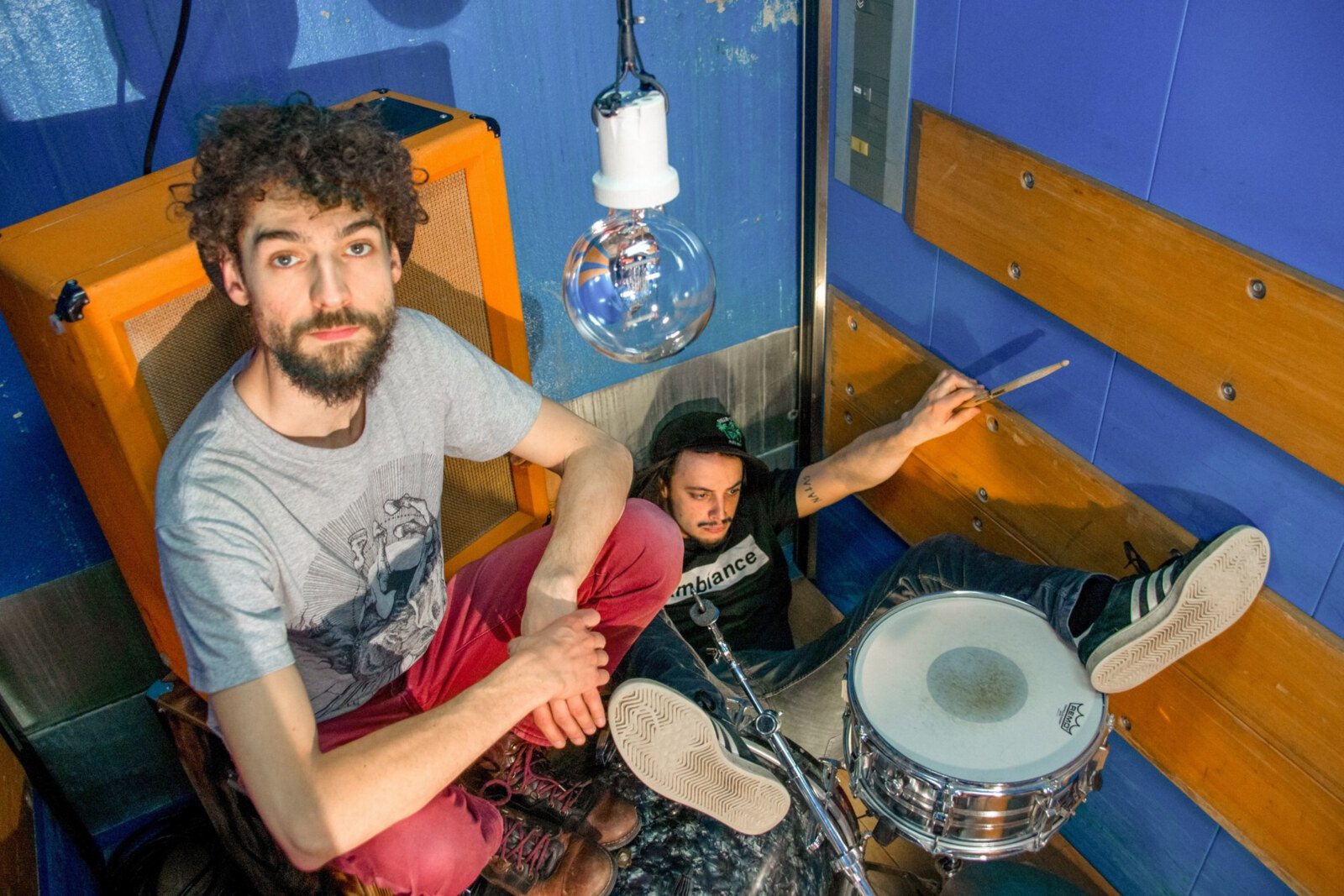 Swiss math-noise rockers Bunkr premiered brand new single "Schluss". New album coming out on Spring 2K19