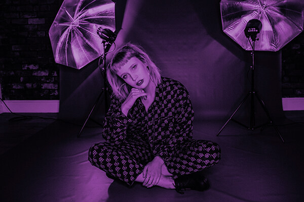 Lizzy Farrall Releases New Song And Music Video For “Barbados”
