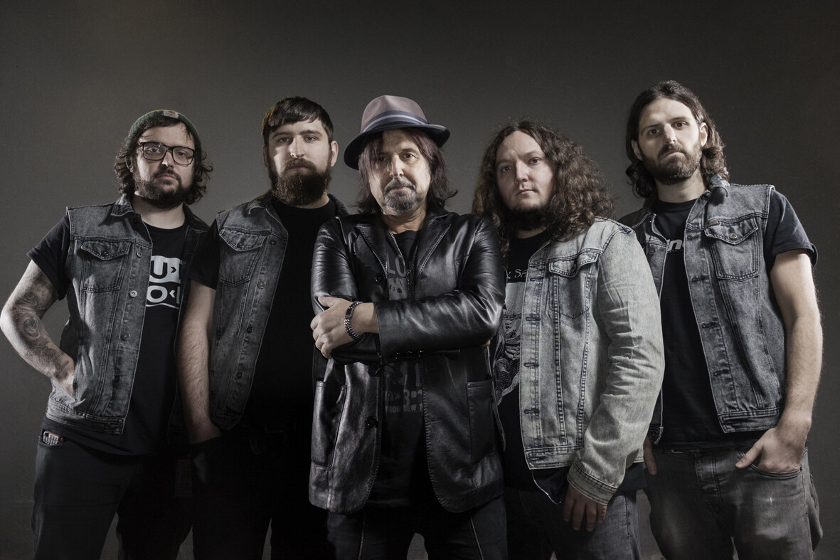  Phil Campbell And  The  Bastards Sons - kick off European tour