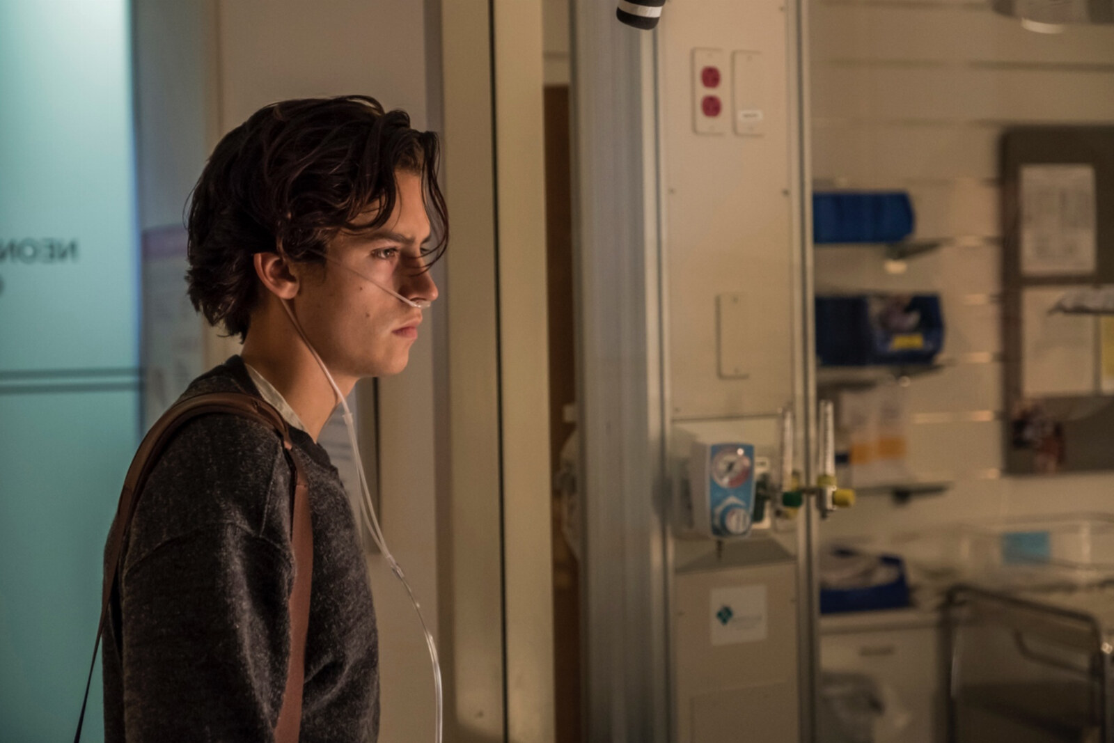 Cole Sprouse laat harten sneller kloppen in nieuwe trailer Five Feet Apart