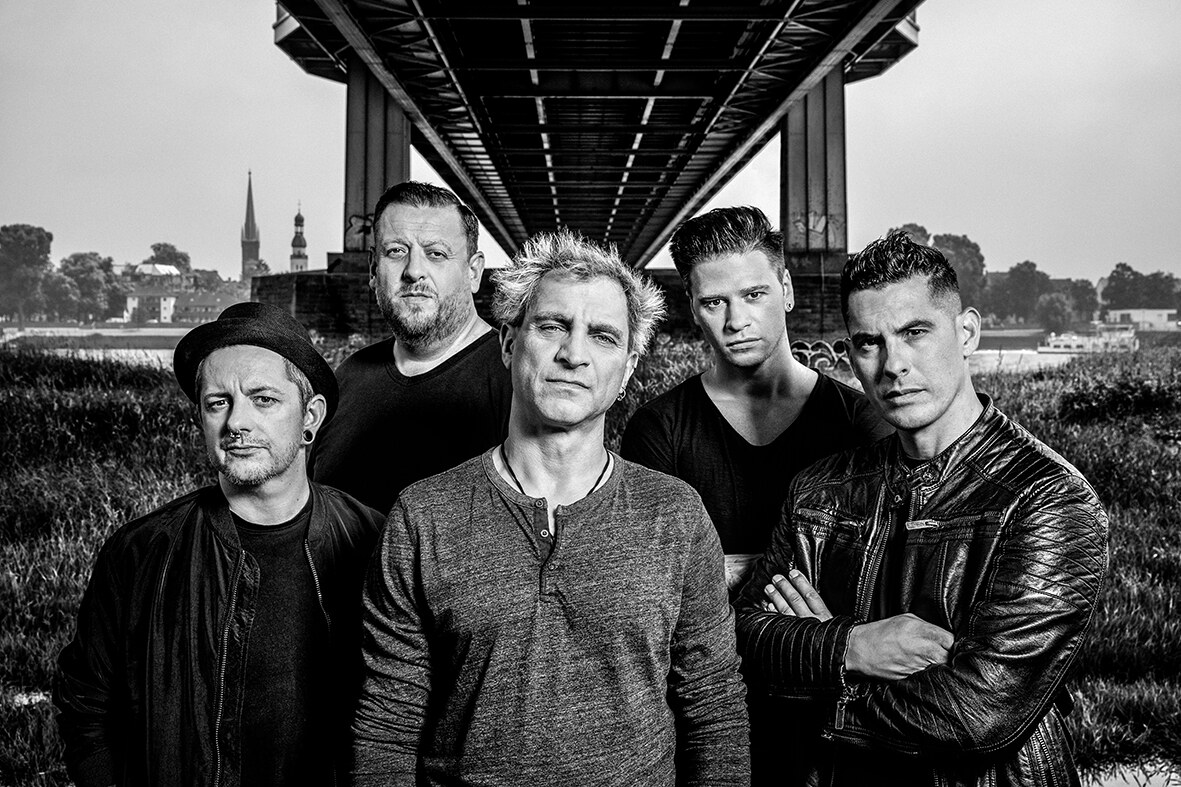 Betontod released the »Trinkhallen Hits Vol.1« bonus CD with six additional hits 