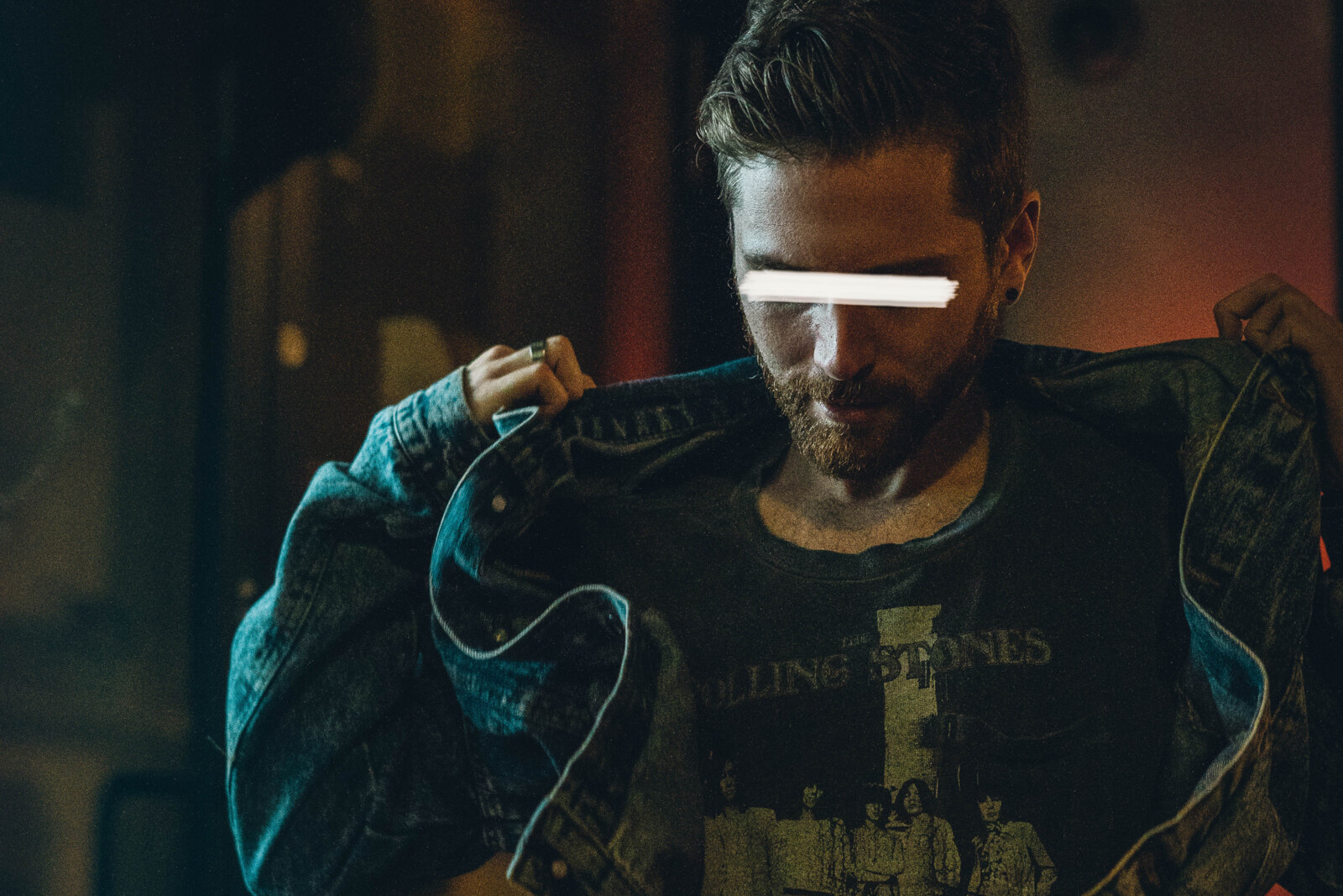 Intriguing justlikeu's new single "electricity"