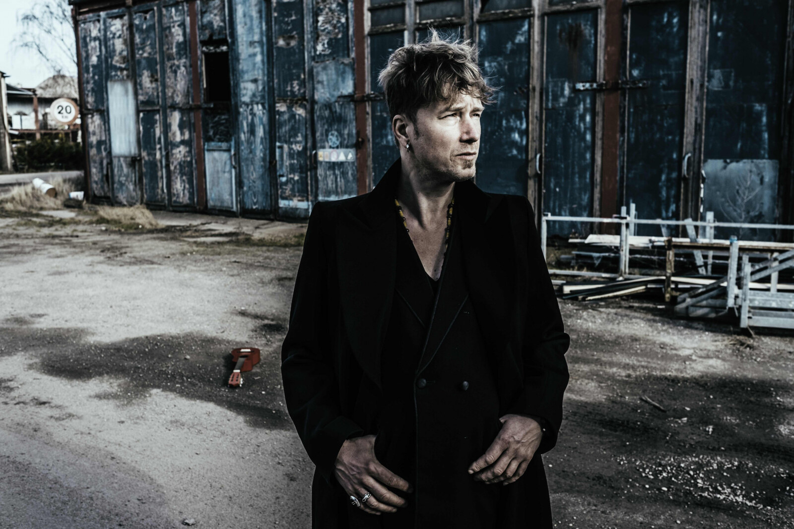 Stef Kamil Carlens, Next of Kin en Dylan LeBlanc naar Once In A Blue Moon