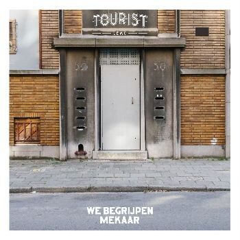 Tourist LeMC: gloednieuwe videoclip voor ‘Oprechte Leugens’ ft. Alice On The Roof