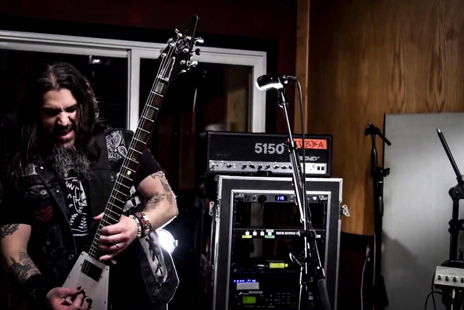 Machine Head 'A Thousand Lies' re-recorded in studio video