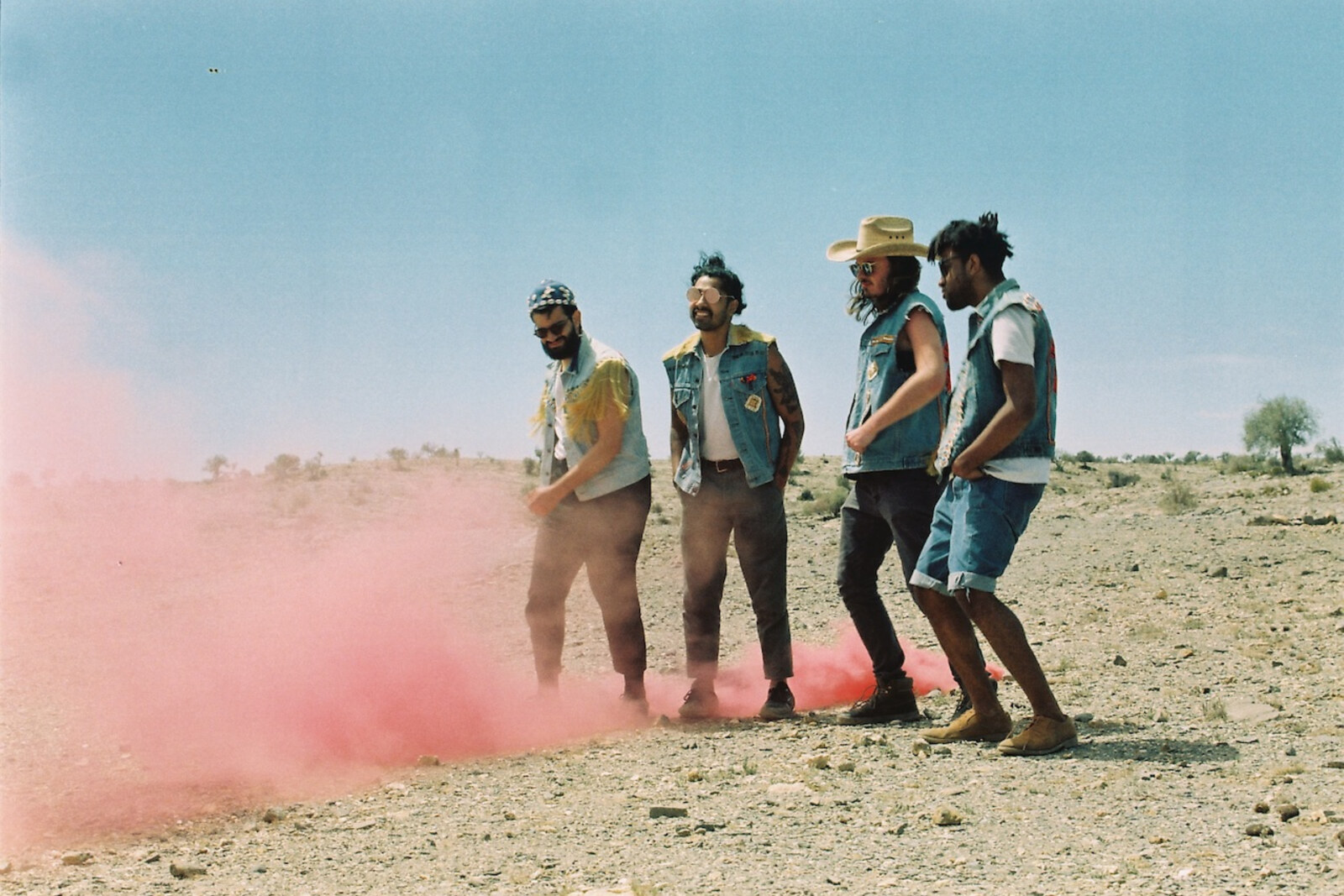 Flamingods brengt nieuwe single en video uit voor Paradise Drive