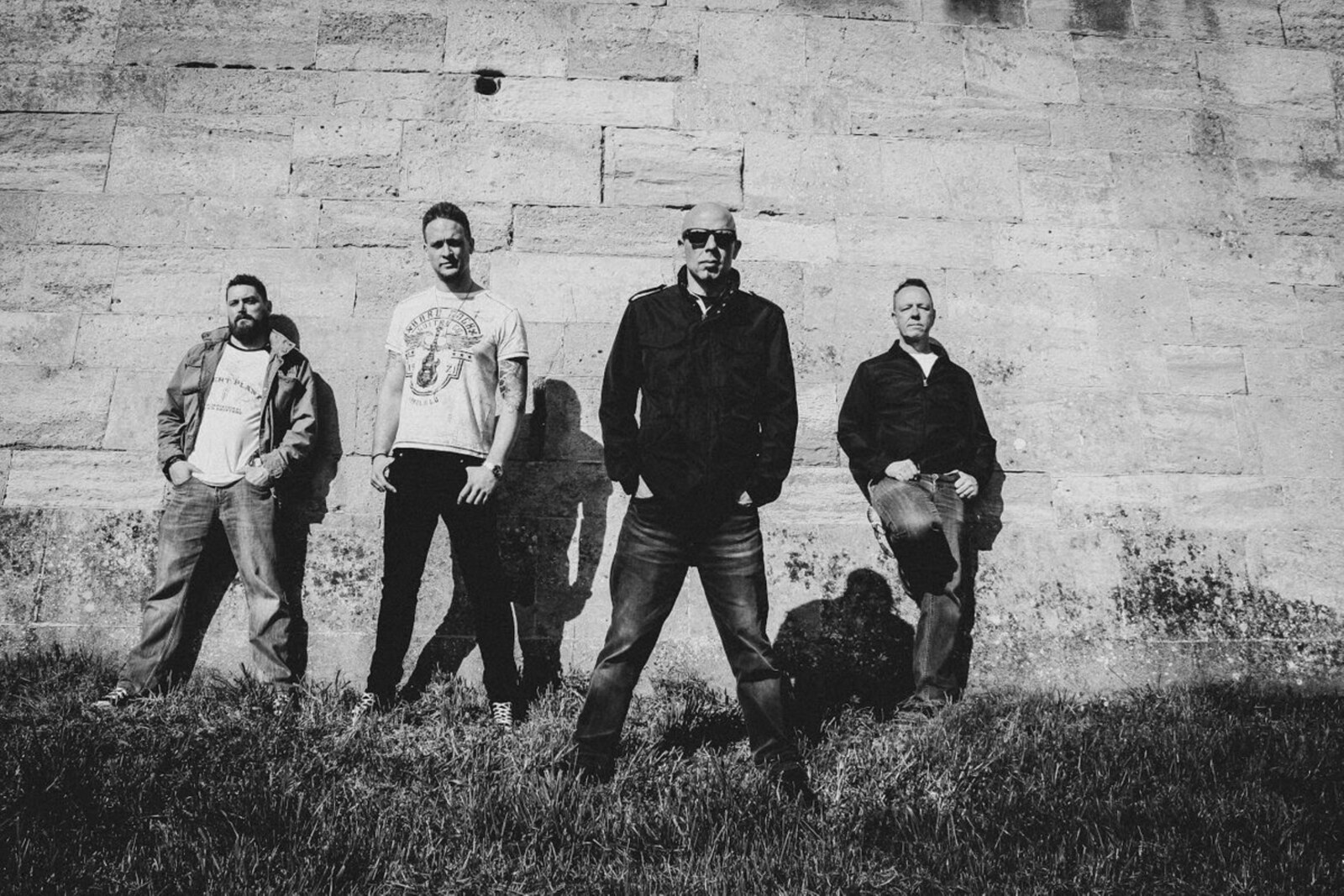 UK Prog Quartet  Warmrain New EP "Here Comes The Rain Again"