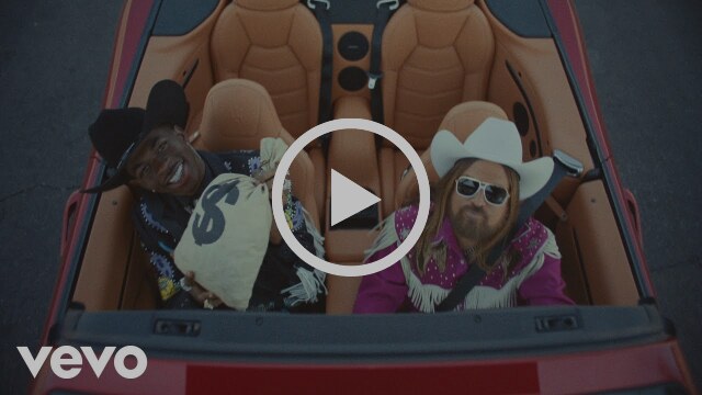 Lil Nas X stelt videoclip voor