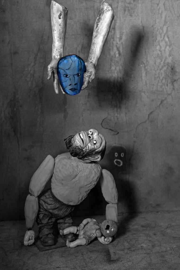 Die Antwoord eert bevriend kunstenaar Roger Ballen, maker van ‘I Fink U Freeky’