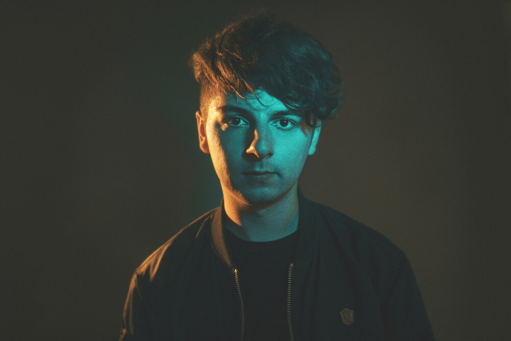 Oliverse releases 5-track, experimental bass "Outerworld" EP