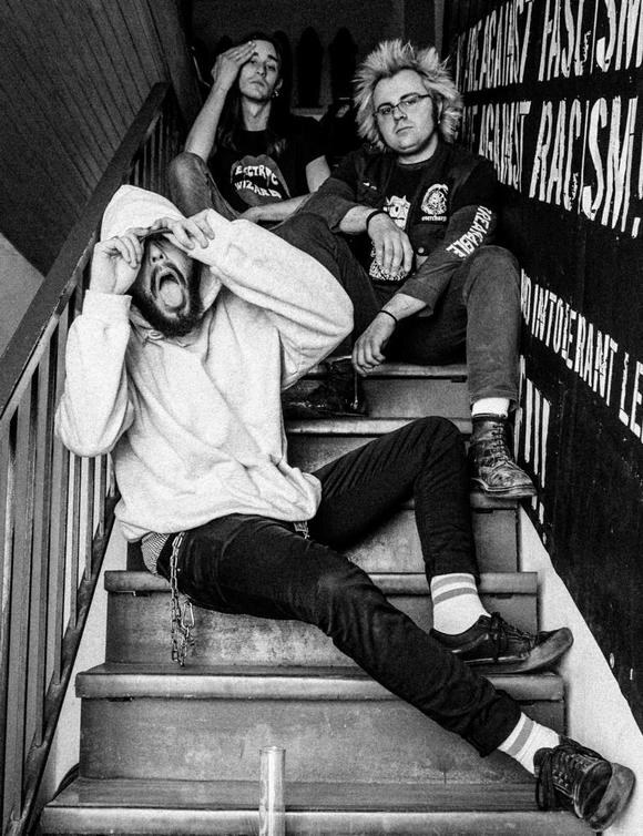 Sludge rockers Stoned Monkey ink worldwide deal with Argonauta Records