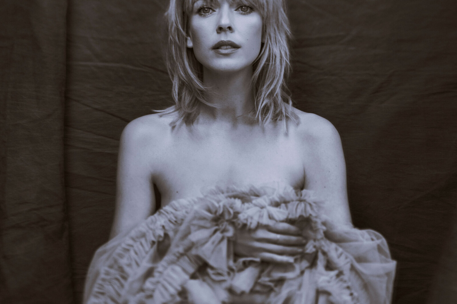 Bobbi releases first single 'Dans Mon Lit'