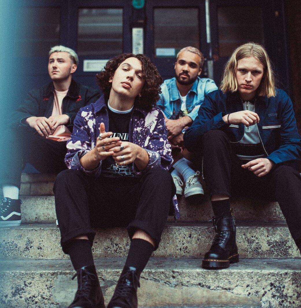Larkins release dreamy new song 'Wallflower'