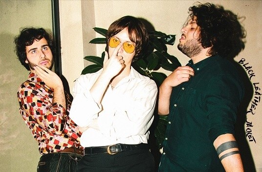 Black Leather Jacket: méér dan catchy garage rock singles