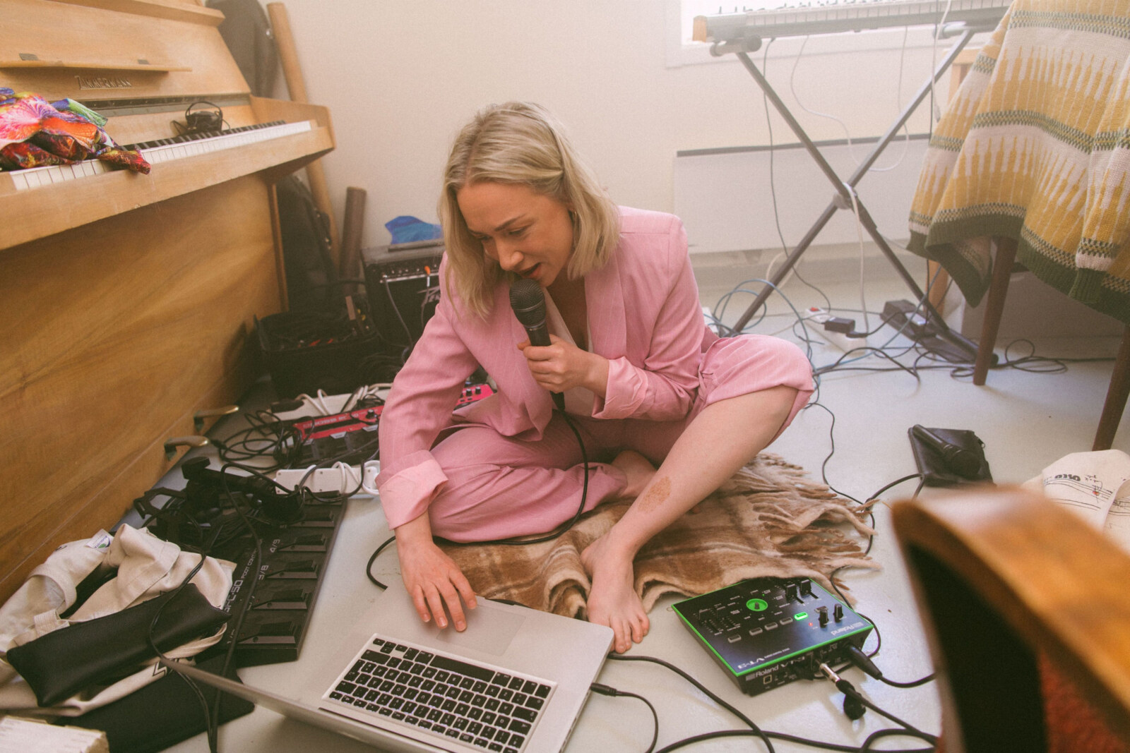 Hanne Hukkelberg lost nieuwe video voor 'Tobelittle' + speelt shows in De Roma en Wilde Westen! 