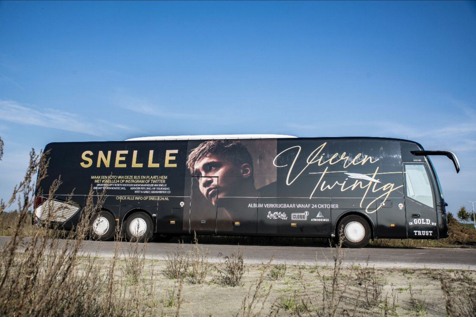 Wie spot Snelle z’n bus morgen in Antwerpen, Hasselt of Leuven en wint toffe prijzen?