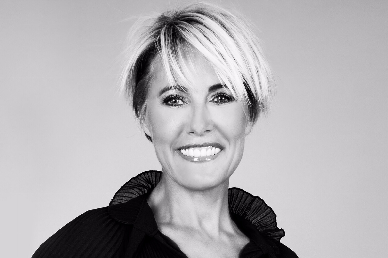  Dana Winner, Rick De Leeuw en Gianni Marzo brengen eerbetoon op Limburgse begraafplaatsen tijdens Reveil 2019