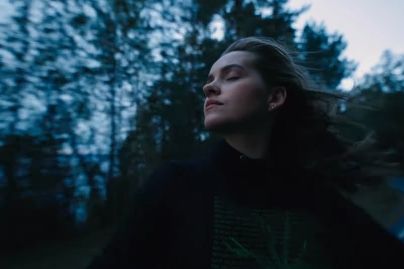 Skaar shares video for new single 'Five Times'