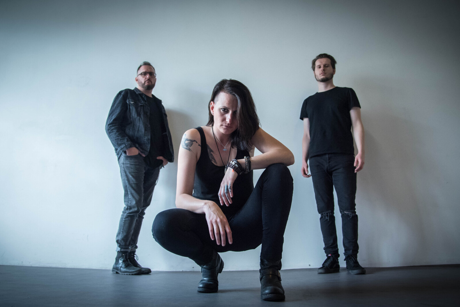Swiss Alternative-Rock power-trio Misty Bliss unveiled new music video "Under The Sun".