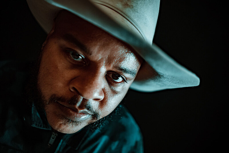 Americana storyteller Anthony Mills release new single ‘rusty cadillac’, from upcoming album 'dranking songs of the midwest'