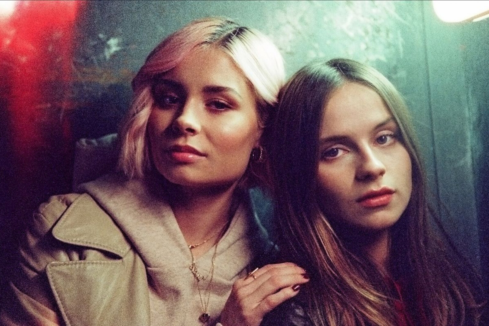 Gabrielle Aplin & Nina Nesbitt release 'Miss You 2' video