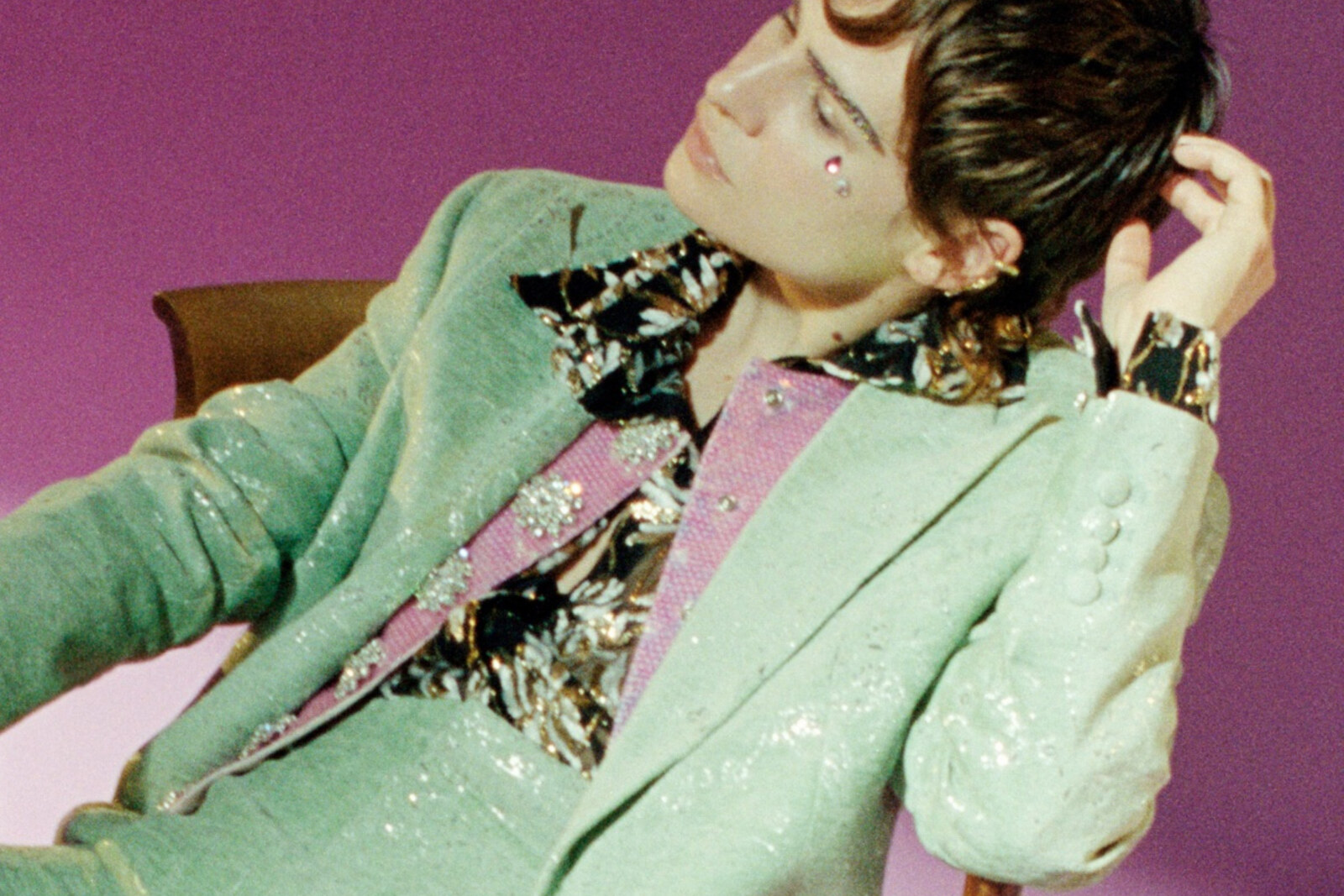 Christine and the Queens verrast met een nieuw nummer!