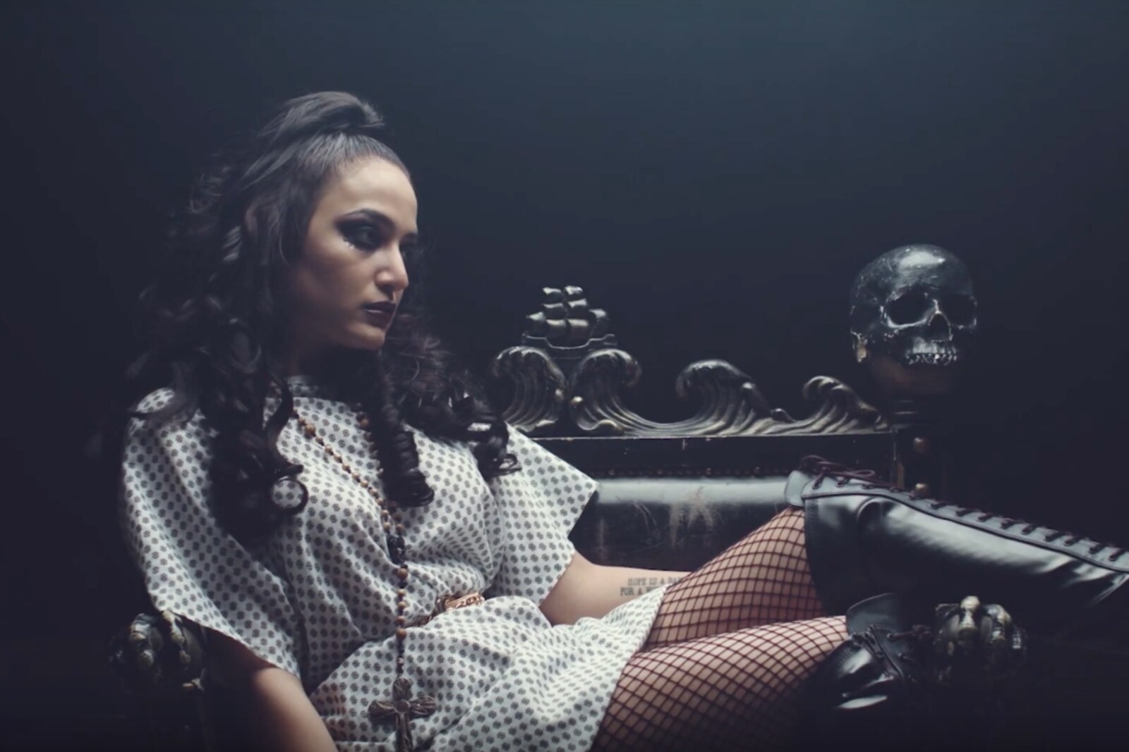 Lux Lyall unveils enchanting video for 'Mad With The Moon'
