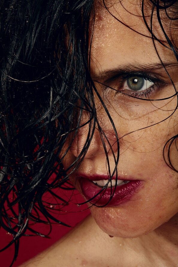 Anna Calvi " Hunted" out  today