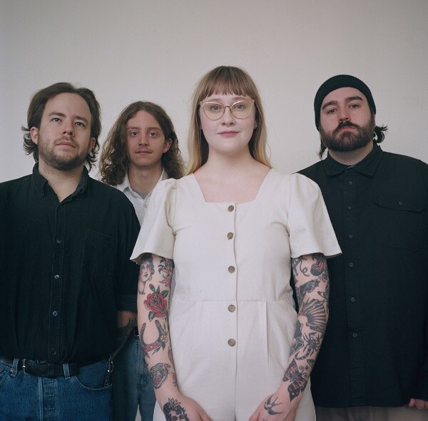 Mundy's Bay Share New Song/Video "Seasons Pass"