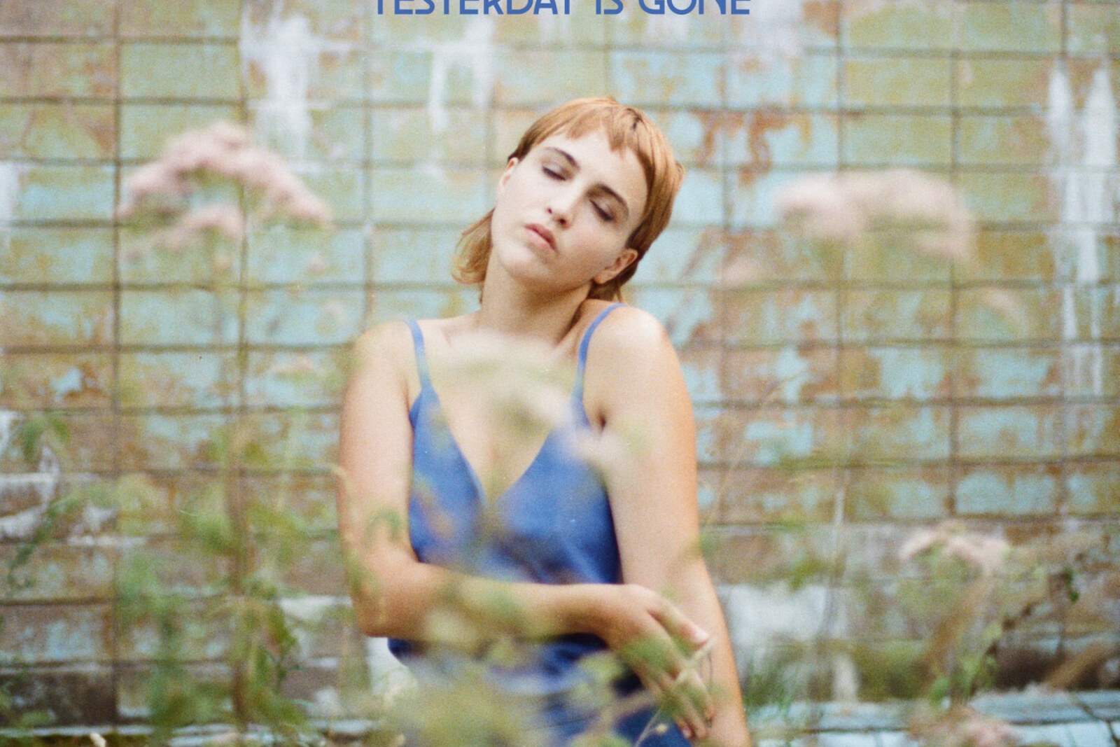 Dana Gavanski Releases New Single "Small Favours"