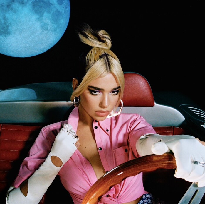 Dua Lipa vervroegt release van haar gloednieuwe album 'Future Nostalgia' en stelt Europese tour uit.
