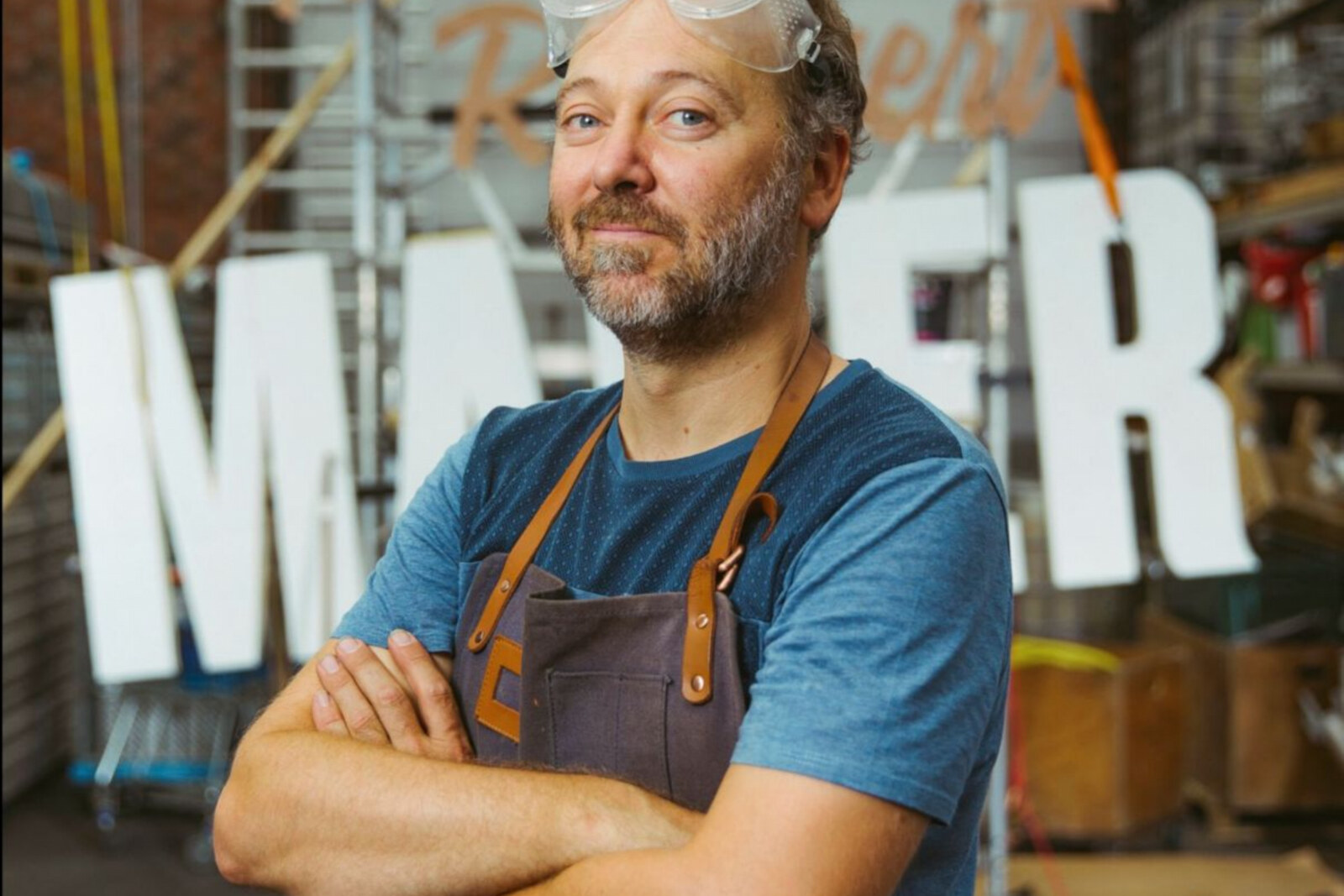 Henk Rijckaert zet comedyvoorstelling 'Maker' gratis en integraal online op YouTube