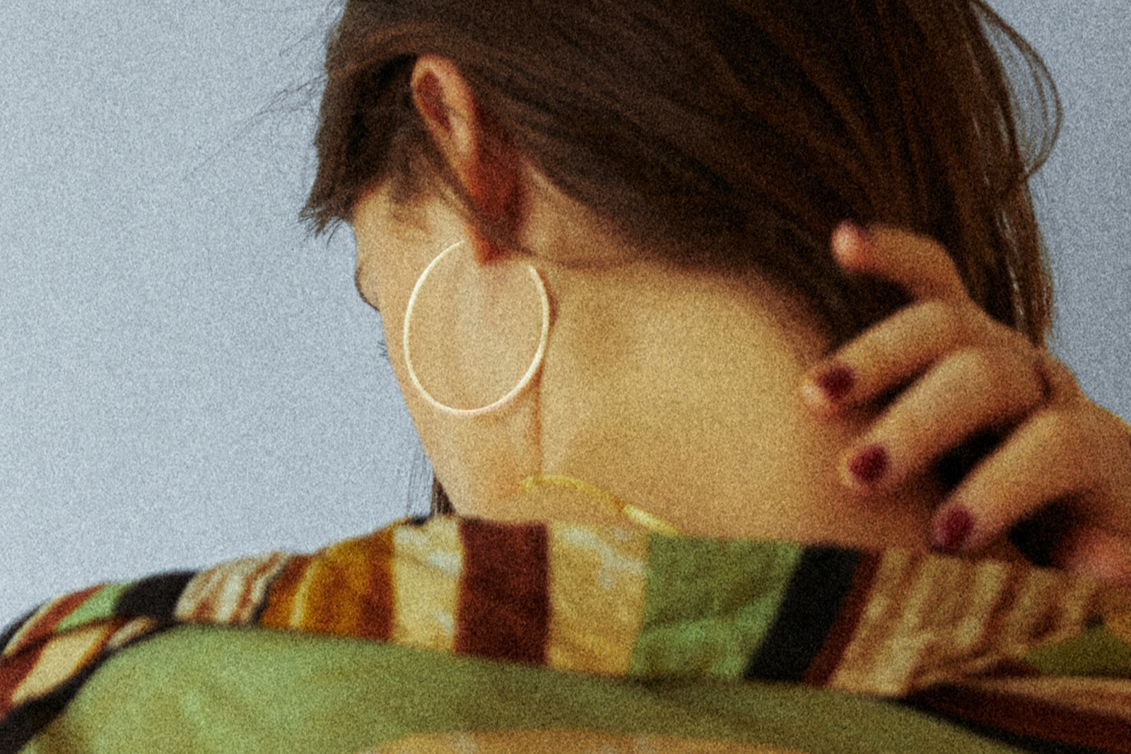 Swedish singer Leon releases new single "Who you lovin"