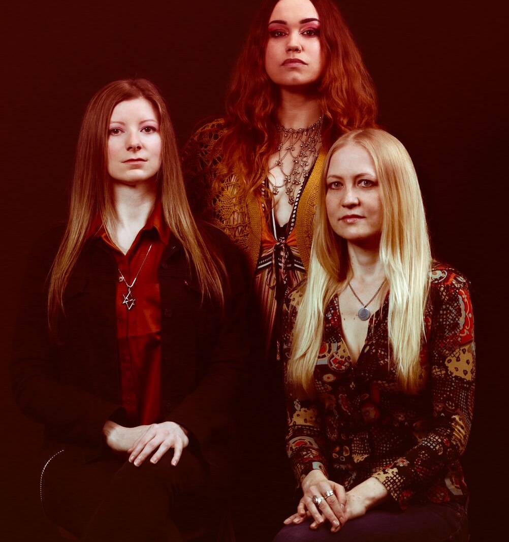 High Priestess: new video for "Casting The Circle" out now