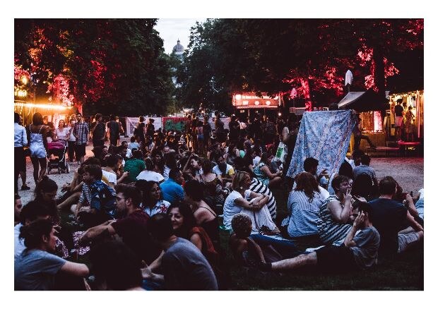 AB zet Boterhammen in het Park en Feeërieën op pauze!