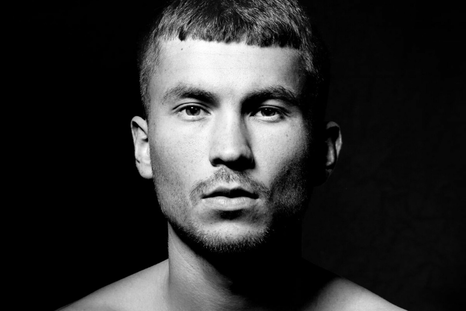 Swedish pop star Paul Rey releases 'Talking In My Sleep' video