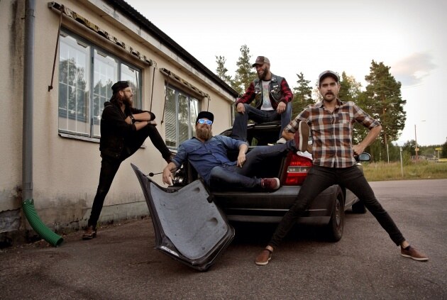 SVÄRD (feat. members of AHAB & IN MOURNING) premiere brand new video!