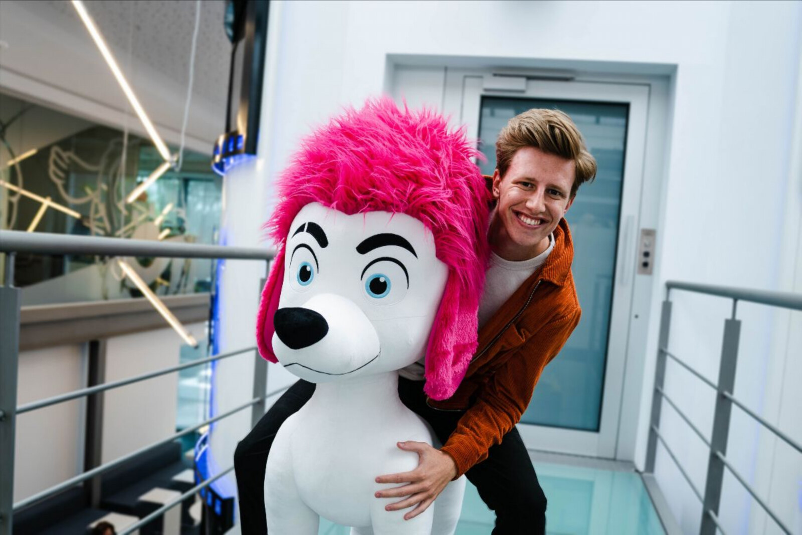 100% Wolf pakt uit met een stevige stemmencast